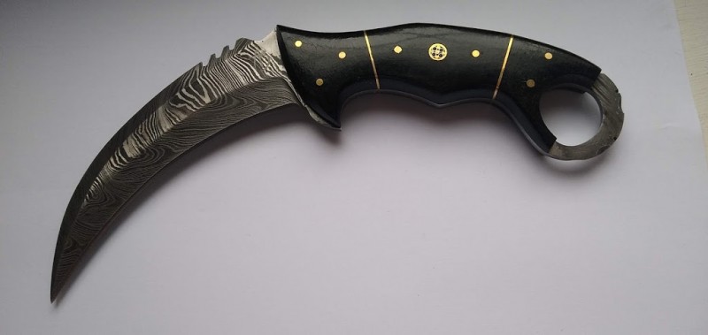 damascus bladed karambit, stag horn handle